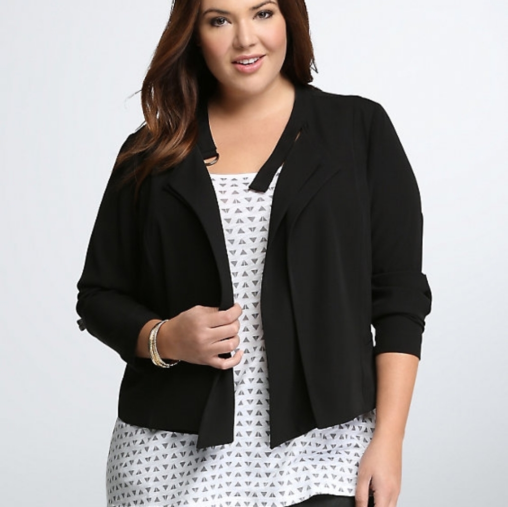 LIGHTWEIGHT DRAPE FRONT BLAZER
DETAILS
https://w